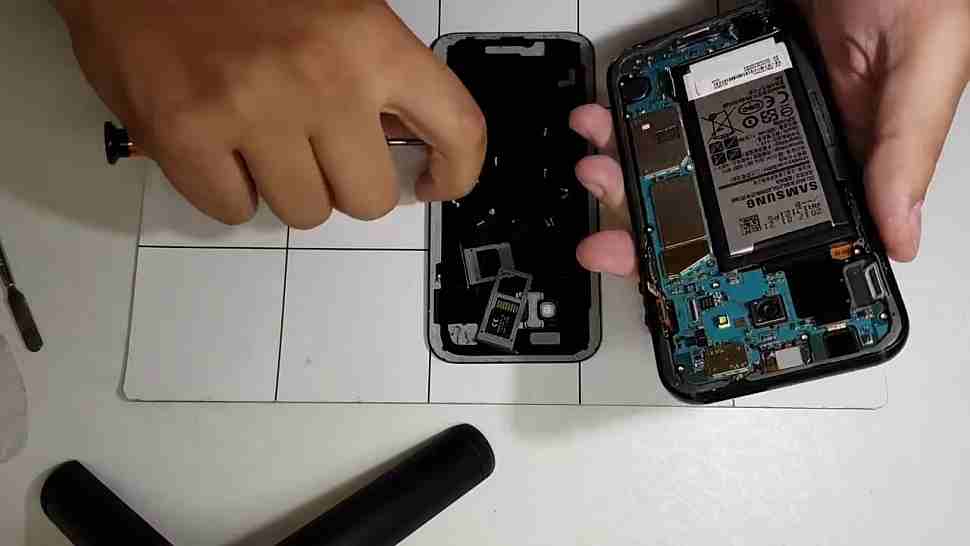 Стоимость ремонта экрана телефона. Дисплей на самсунг а50. Samsung Galaxy a50 матрица. Дисплей на самсунг гелакси а51. Разобранный самсунг а50.